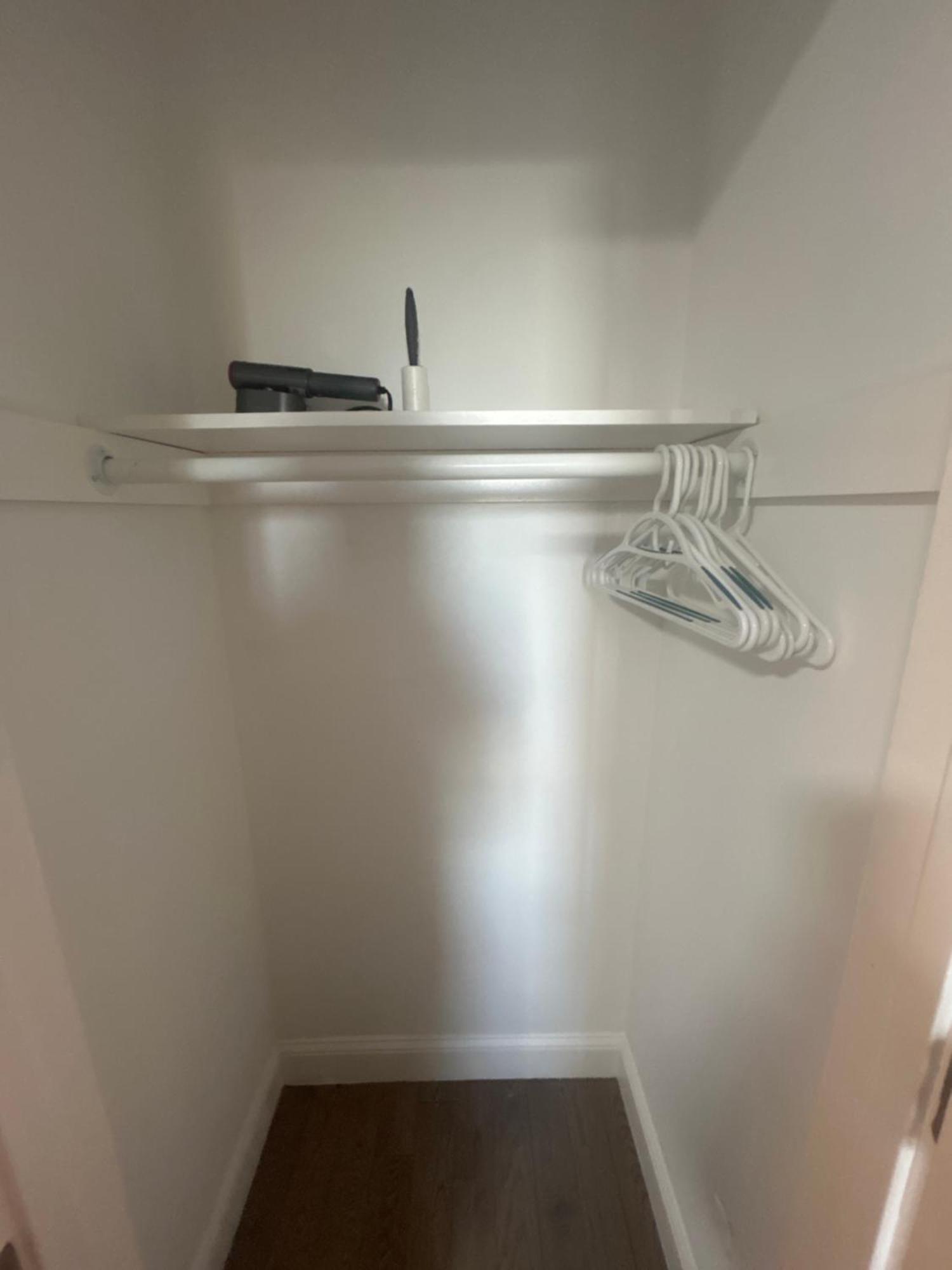 Cozy 2-3 Bedroom In Center City! *